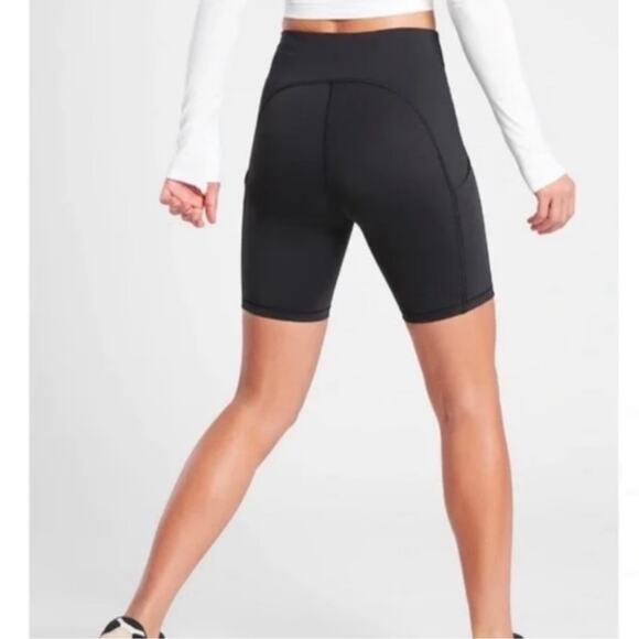 Athleta Ultimate Stash Pocket 7" Biker Shorts Black
Size XS - Picture 2 of 11